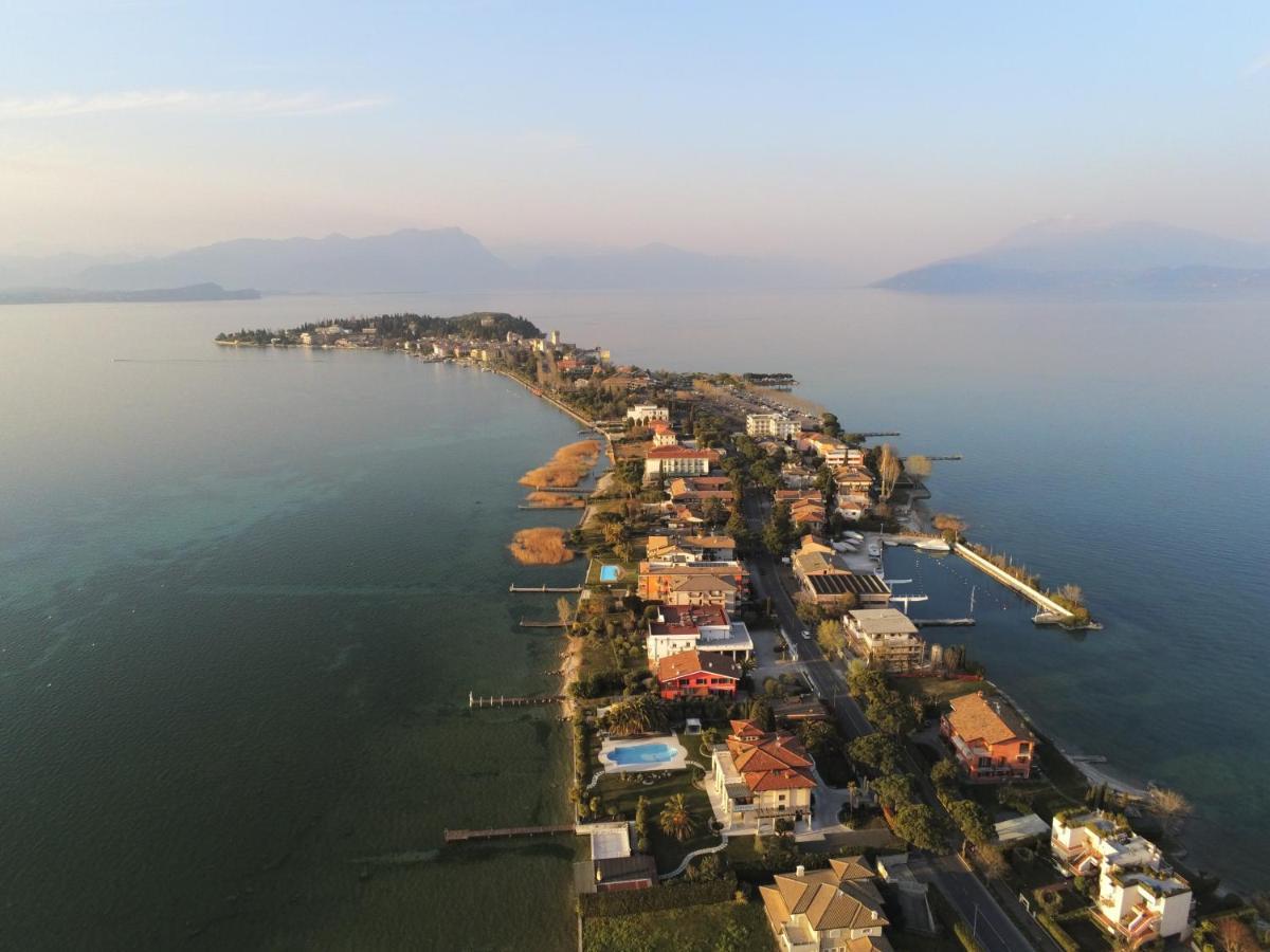 Le Petit Du Lac Sirmione Bagian luar foto